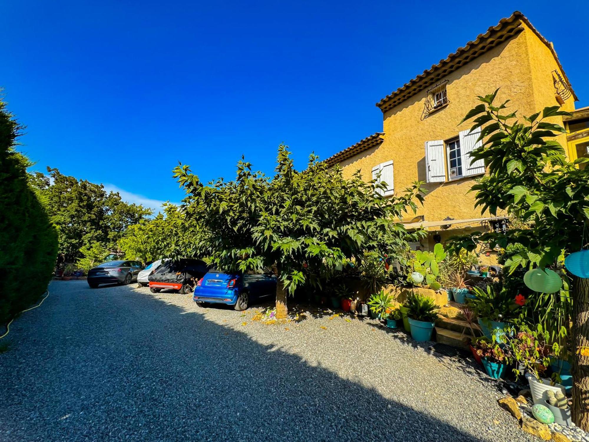 Quarto em Acomodações Particulares Chambre Privée Dans Provençale *